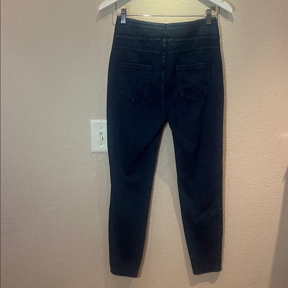 New Halara Play It My Way Stretchy Pull On Leggings Denim Look Size Medium NWT - Picture 5 of 10